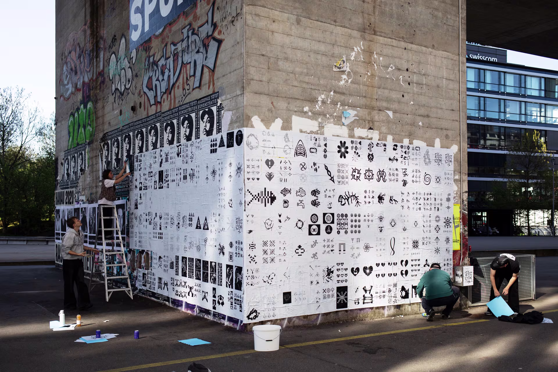 Signs and Symbols Bild 2